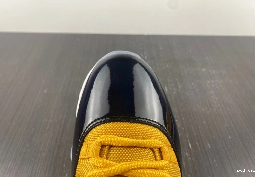 Jordan Air yellow 11 AJ11 and black 0331